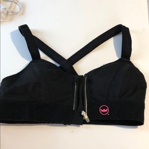 She fit black sports bra large